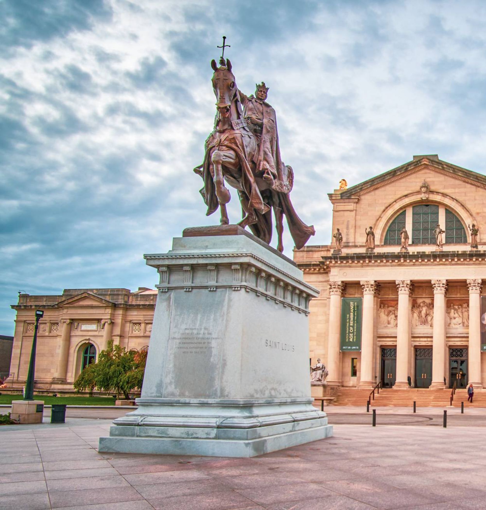 Front entrance of the St. Louis Art Museum in St. Louis, MO.